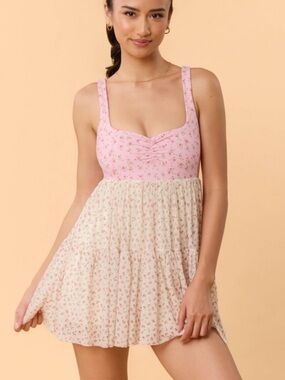 (s) Blogilates Women’s Sweetheart Babydoll Dress- Pink Floral